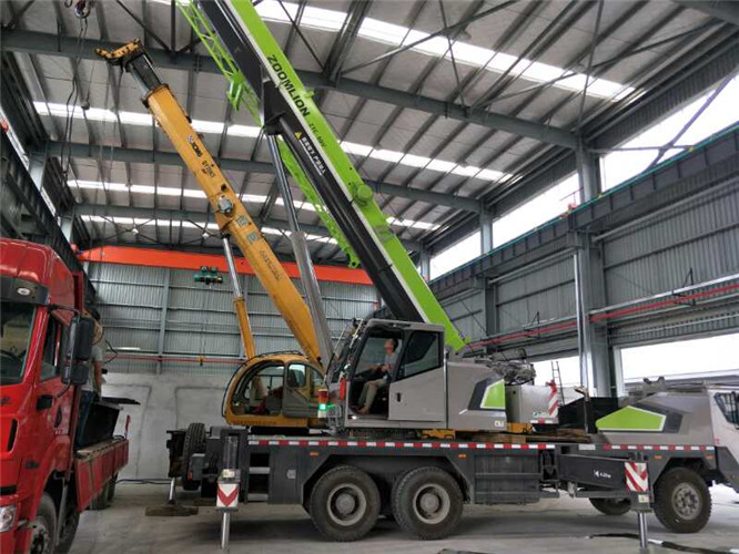 华亭市高空车出租需要注意哪些安全事项？