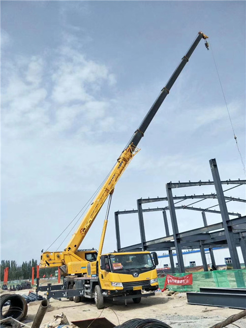 华亭市超高层建筑钢结构吊装案例